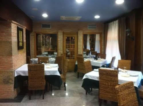 Oyo Hotel Los Alamos Plasencia Exterior photo